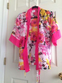 Josie natori floral kimono/robe size XS/S