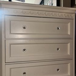 Vintage- Style Dresser Ornate trim