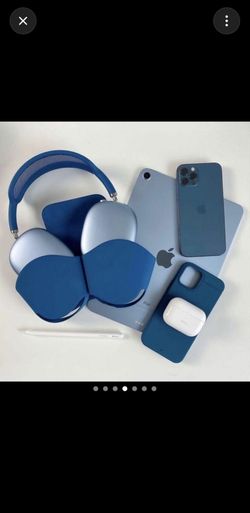 AirPods Max Sky Blue + Silicone Cases | 10/10 Condition