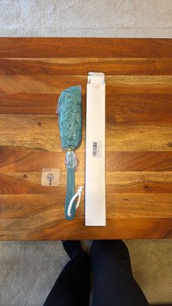 Shower back scrubber