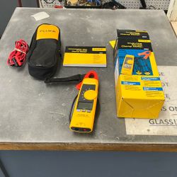 Fluke True RMS AC/DC Clamp Meter Model 365