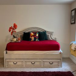 Twin Day Bed