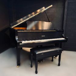 Yamaha Model G2 5'8" Ebony Satin Grand Piano
