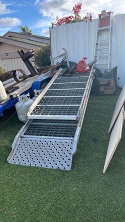 Road warrior side kick loading ramp