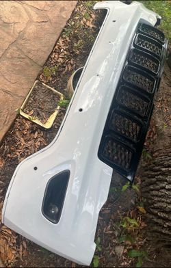 2018 Jeep Grand Cherokee BRAND NEW complete Front Bumper Assembly, $200 FIRM. I have $700 into it!  2 years ago I bought a slightly damaged 2018 Jeep 