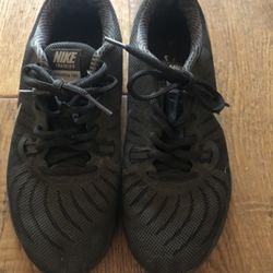 2 Nike Sneakers