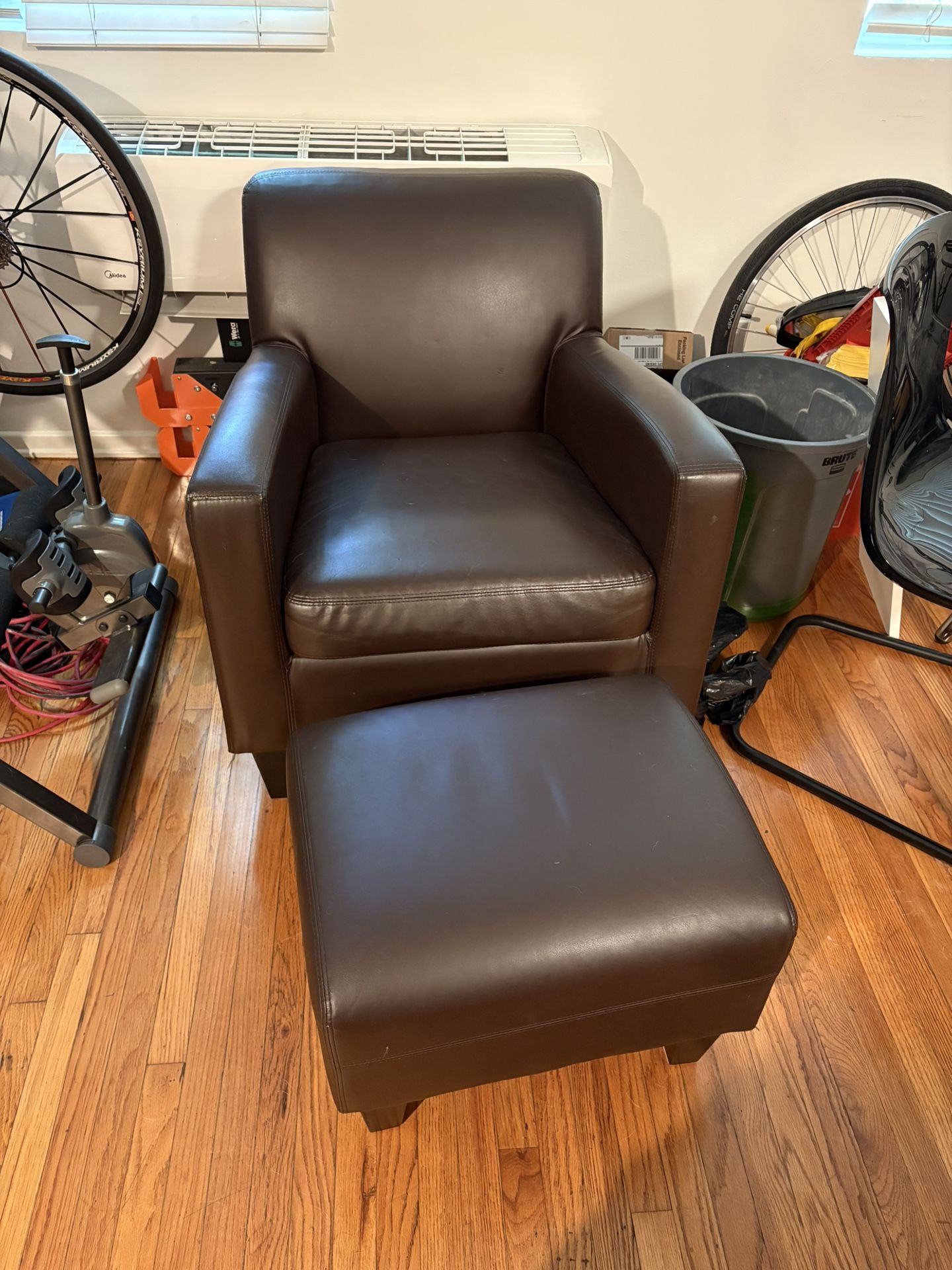 Small Single Brown Couch With Ottoman
