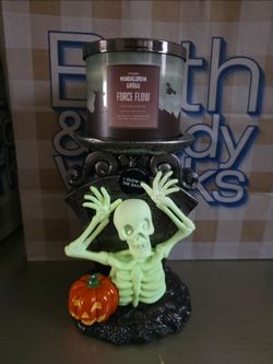 Bath & body works glow in the dark skeleton boo  pedestal 3 wick candle holder