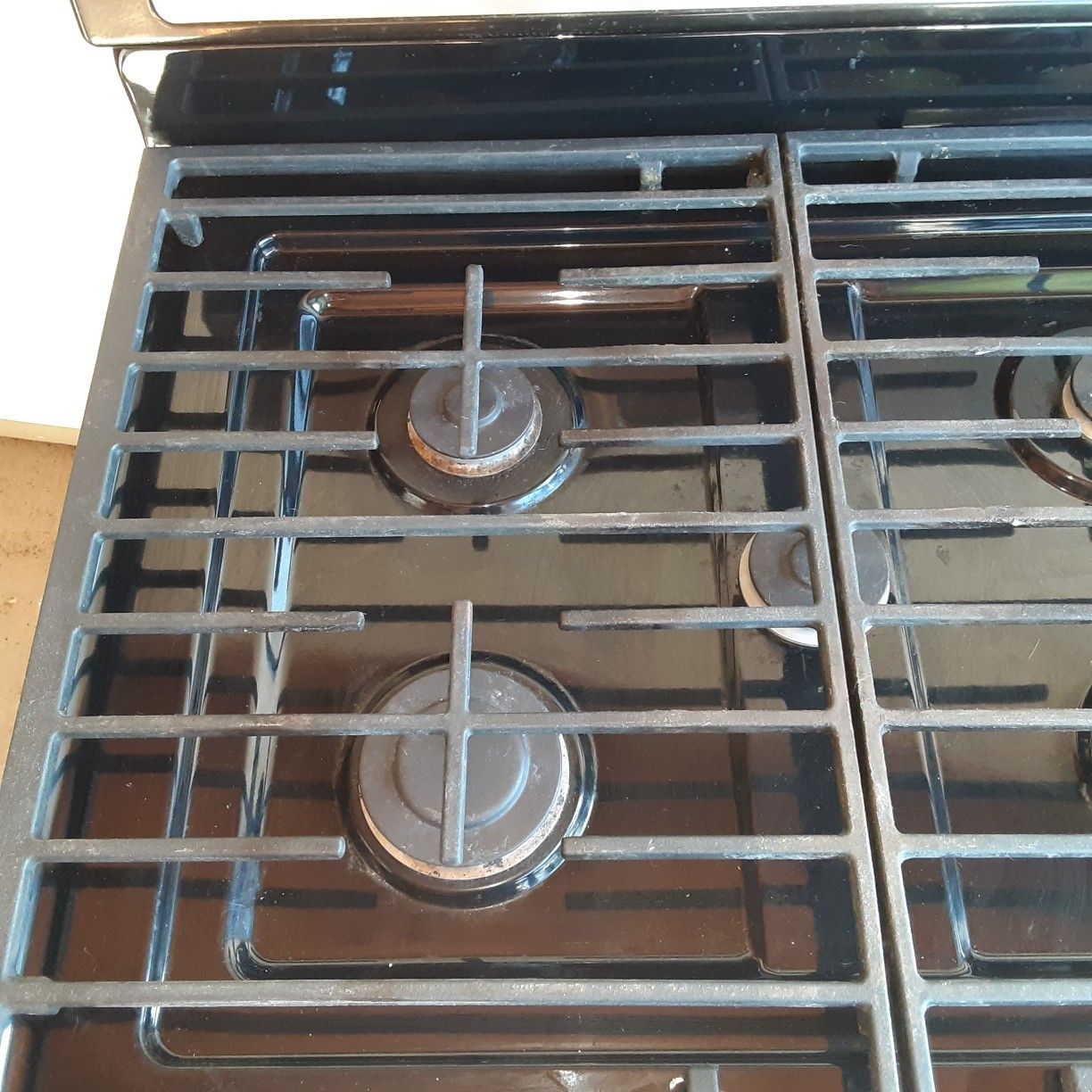 Whirlpool gas range 5 burner stove for Sale in Albuquerque, NM OfferUp