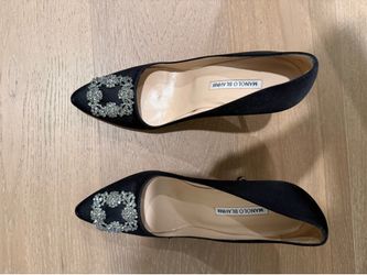 Manolo blahnik hangisi 105 mm size 40.5