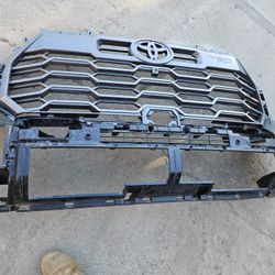 Toyota Tundra  Grille  Bracket Support Grille  22 To 25
