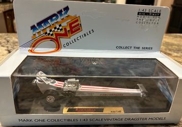 Diecast Vintage Front Engine Dragster 1:43 scale