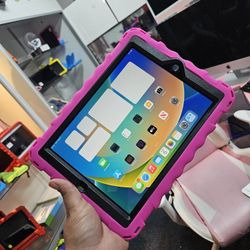 Ipad AIR 2. $150. IPAD CARGADORES Y PROTECTORES INCLUIDO.  IPAD QUE LE FUNCIONA DESDE YOUTUBE ROBLOX REDES FACEBOOK MESSENGER TIXTOX YOUTUBE KIDS YOUT