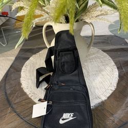 “Nike” shoulder pouch 