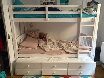 Triple bunk bed . Mattress included