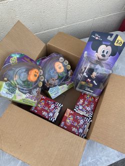 Toy Lot : Mickey Mouse Figurine / Scooby Doo Figurine / The Amazing Digital Circus 