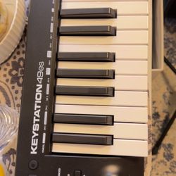 M-AUDIO MIDI KEYBOARD 