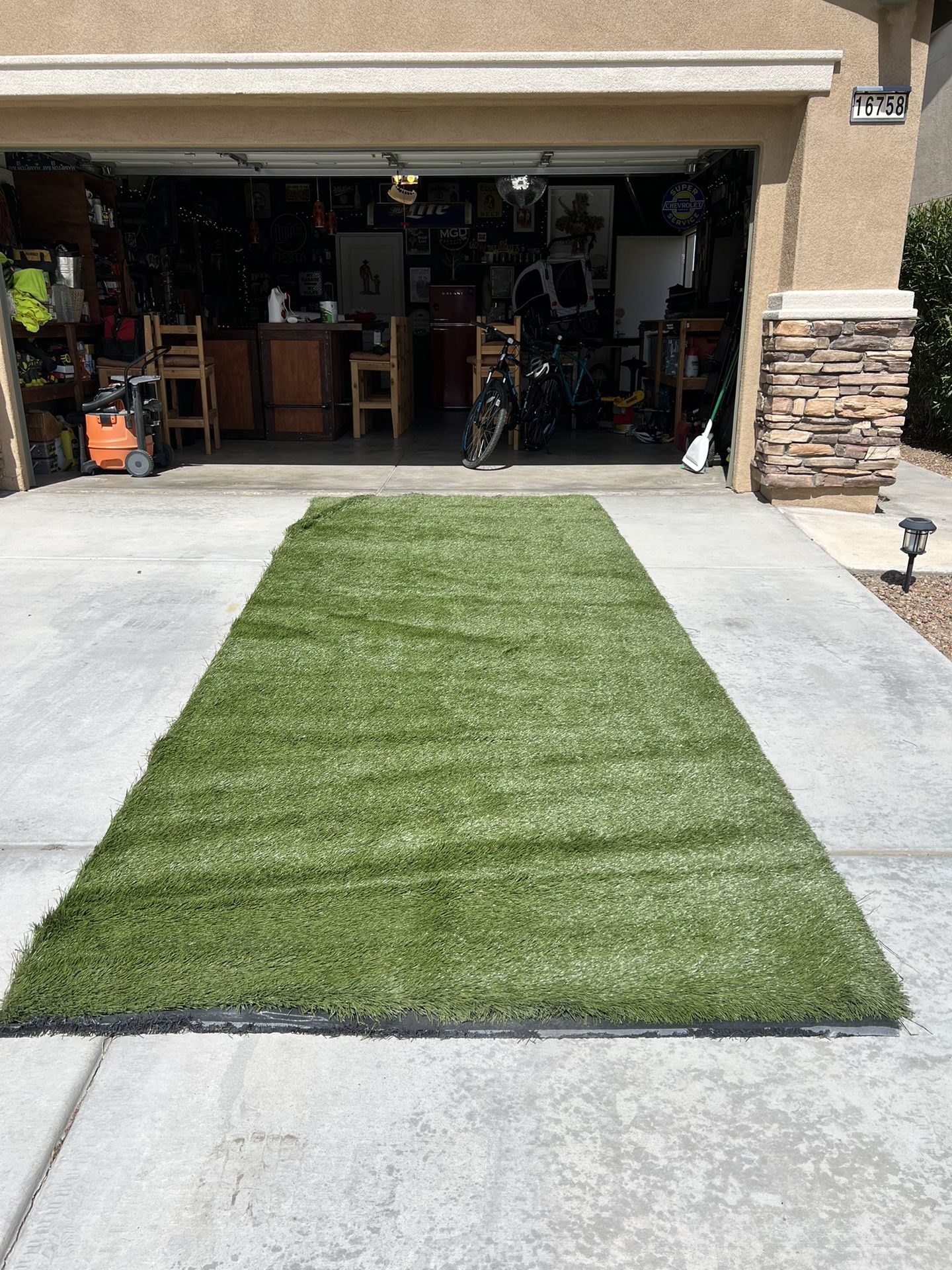 Artificial turf (Grass)
