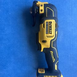 DEWALT ATOMIC 20V MAX Cordless Brushless Oscillating Multi Tool (Tool Only)
