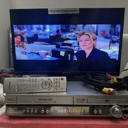 PANASONIC SA-HT790V DVD/ VCR COMBO PLAYER 4 HEAD VHS W REMOTE, CABLES