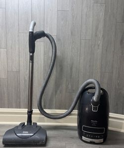 Miele C3 Kona Vacuum Cleaner (for parts)