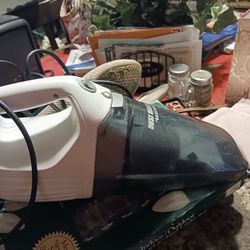 Black N Decker Powerful Mini Vac 8 Firm Lots Items My Post Go See