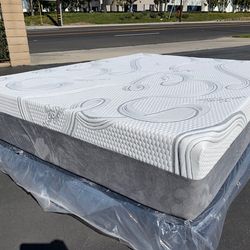 Queen Organic Cool Gel Memory Foam!!