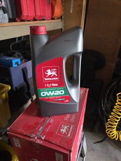 5-liter container of Wolver Hightec 0W-20 Hybrid motor oil.Â