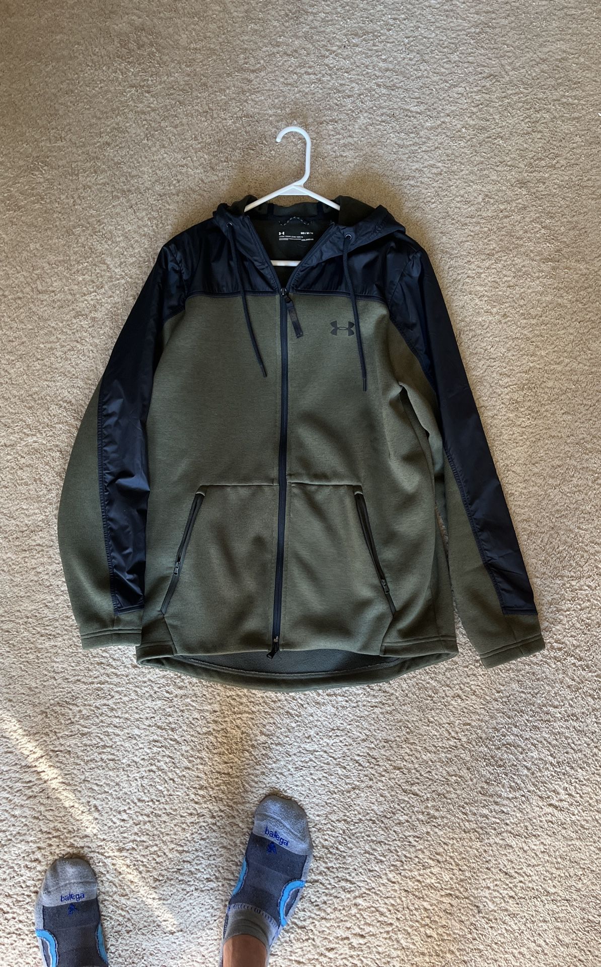 Mens Medium Cold gear Under Armor Jacket