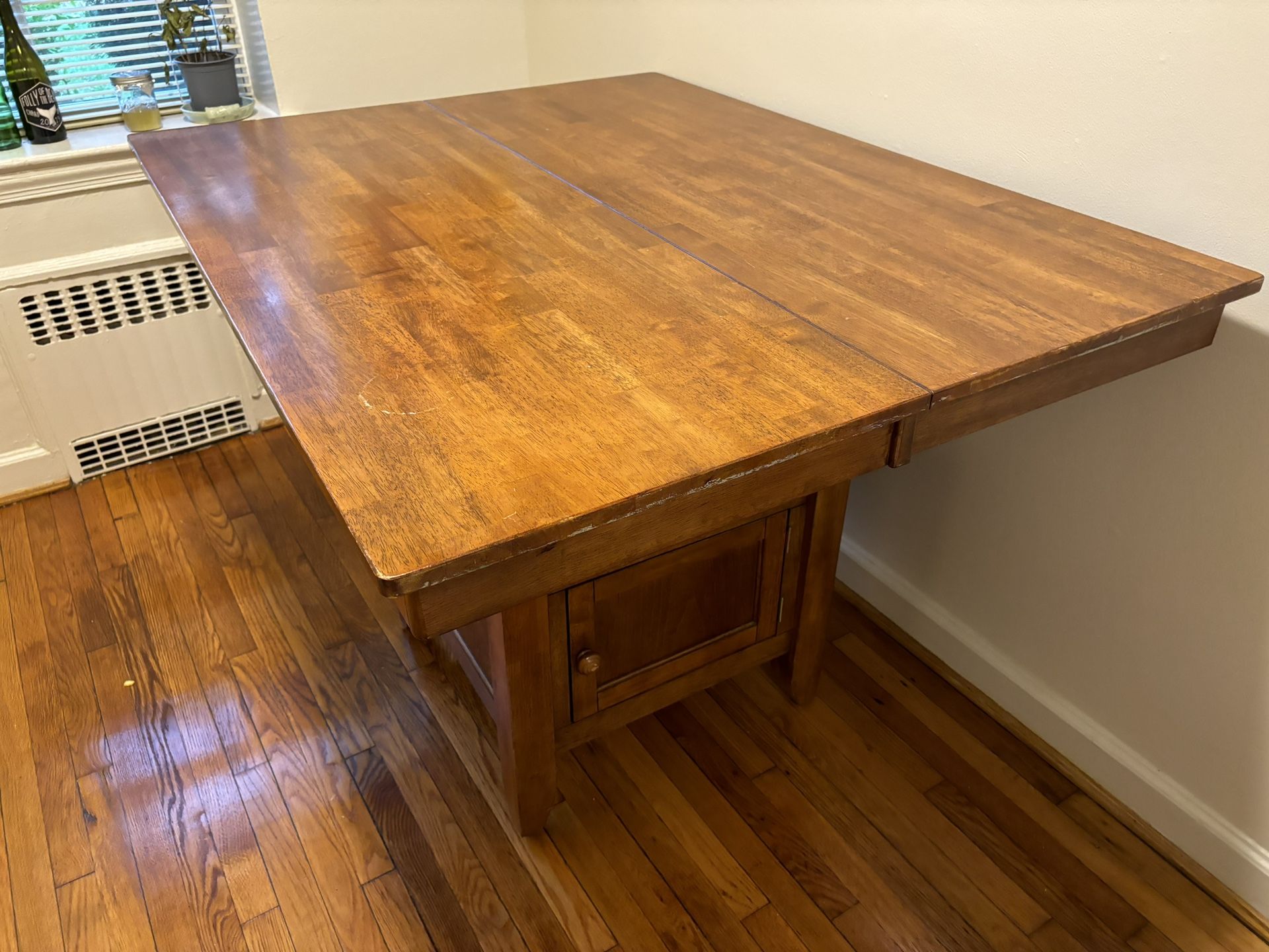 Expandable High-Top Wooden Kitchen Table