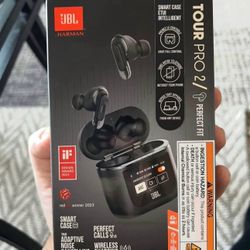 JBL Earbuds / New 