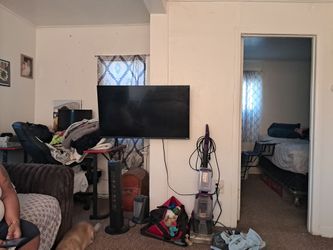 43 Inch TV Works Great