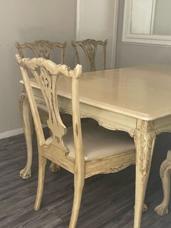 Dining table set.