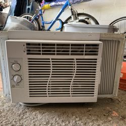 AC Window Unit 