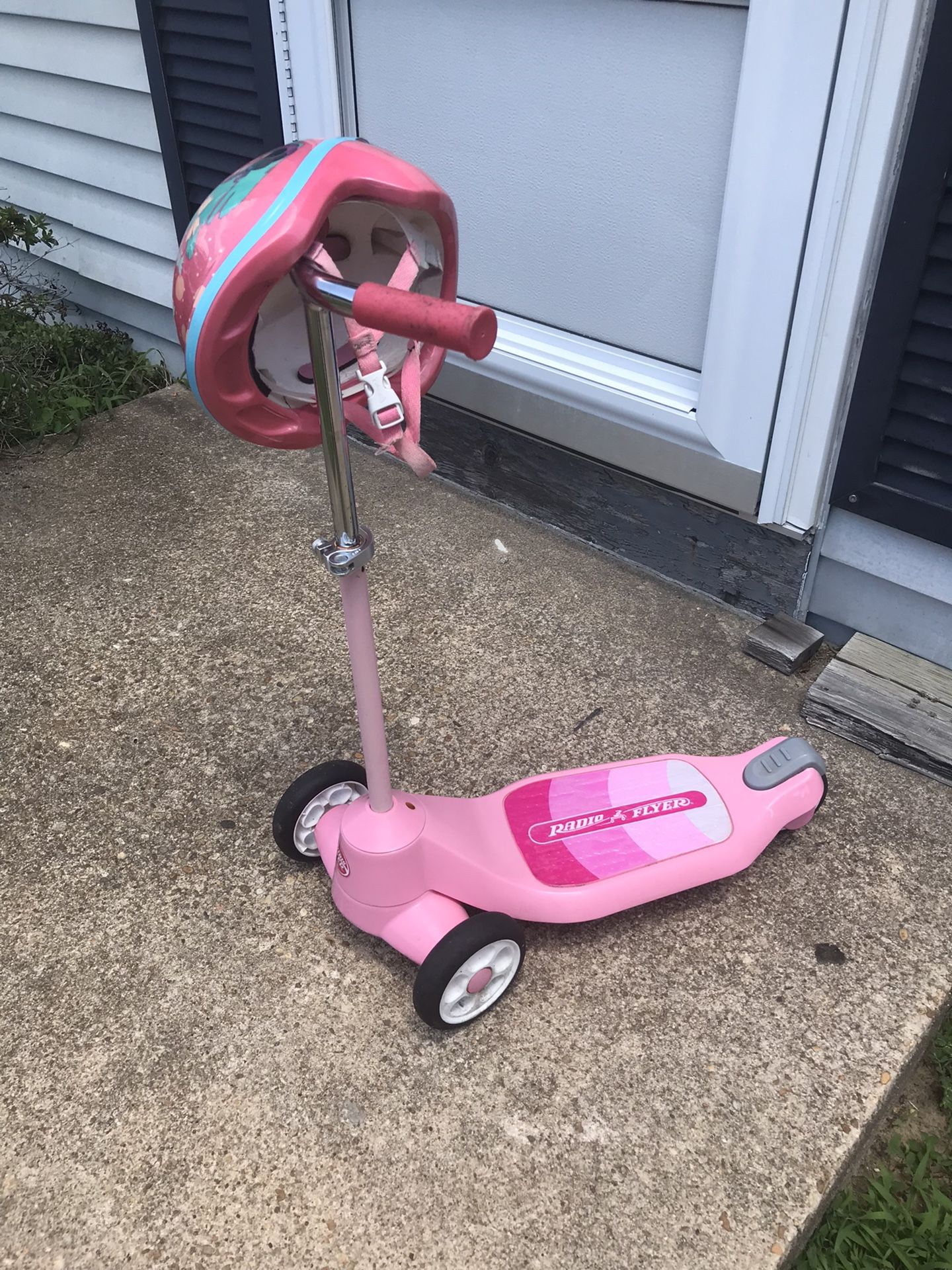 Very Nice Radio Flyer Kids Scooter Was Helmet Only $20 Firm