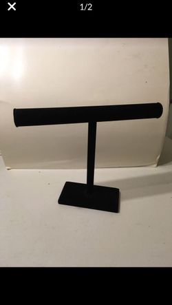 Single bar velvet jewelry stand!$12