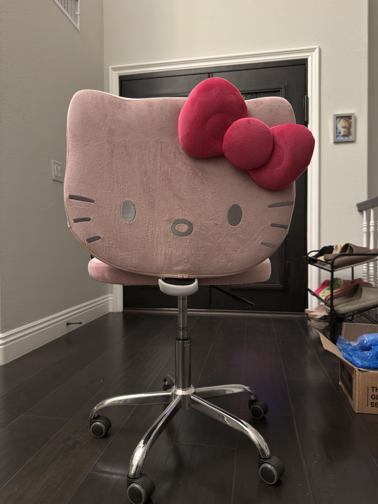 Hello Kitty Impressions Chair Pink
