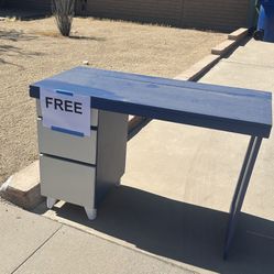 Free Desk