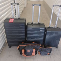 5 Pieces Luggage 28,25,20 Inches Plus 2 bags 