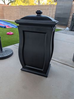 Outdoor storage/ waste bin