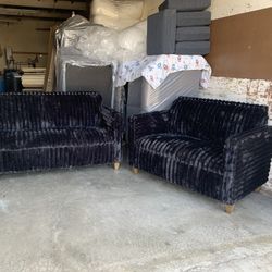 $899 Brand New Sofa And Loveseat Set (read description)