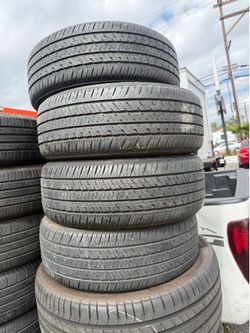 Vendo 215/55/R17 las 4 llantas Bridgesstone por $160