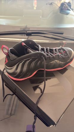 Black & Red Nike Air Foamposite One Size 10Men