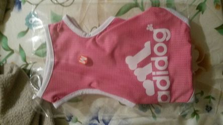 Camisita perto adidog