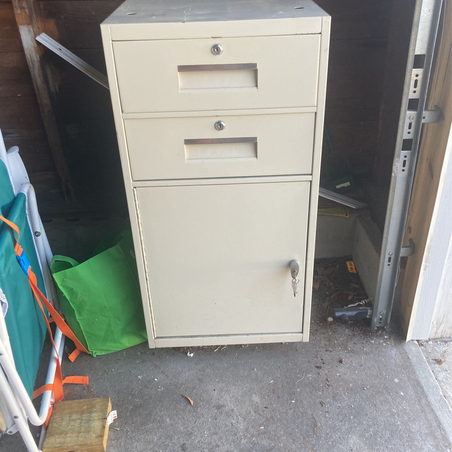 Filing Cabinet 