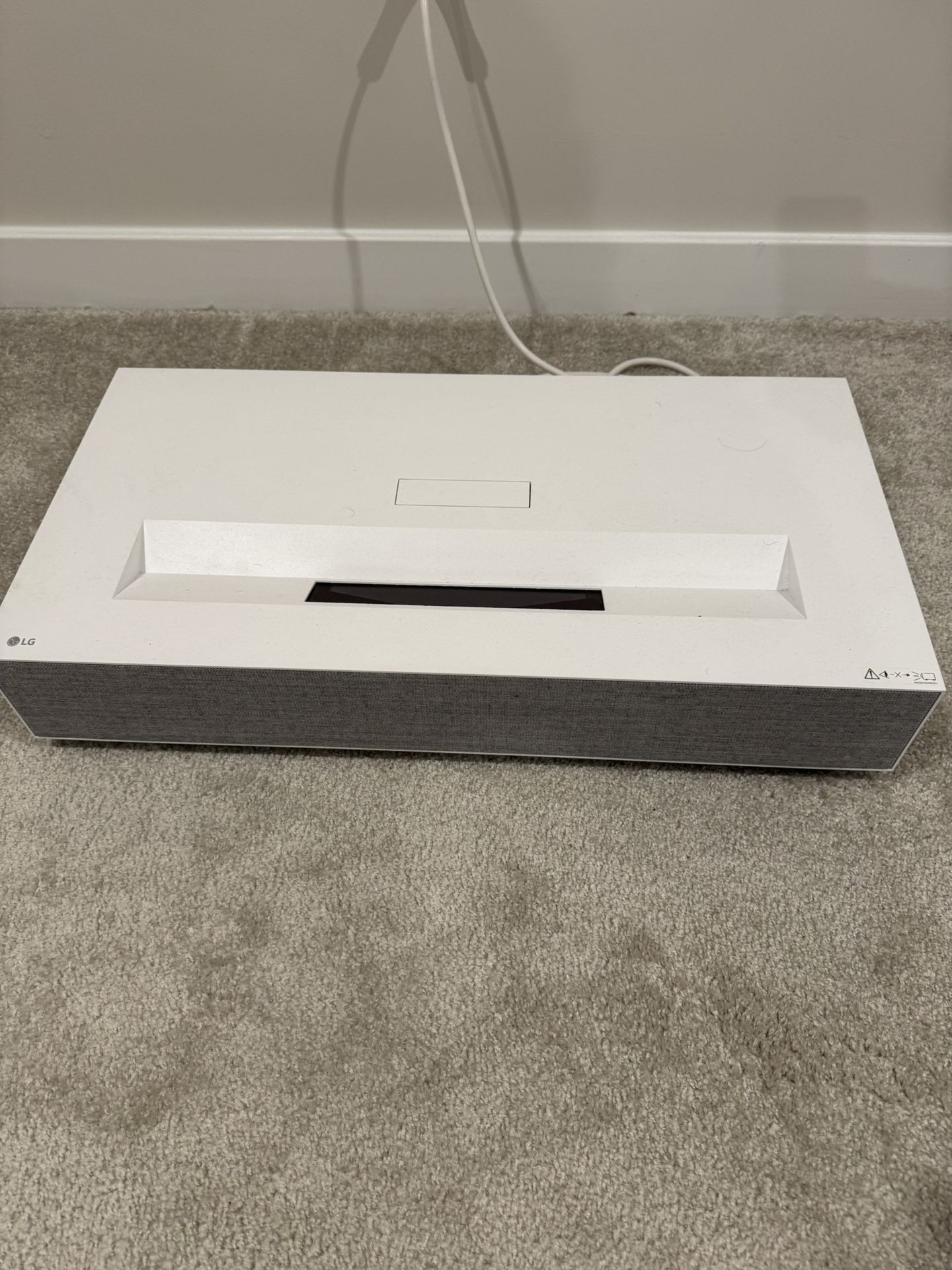 LG HU85LA Ultra Short throw Projector