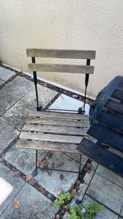 Patio table chairs