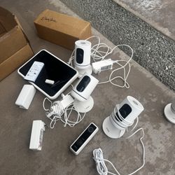 Vivint Cameras And display 