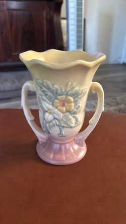 1946-47 Hull Wild Flowers double handled vase