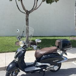 Romeo 150 Scooter
